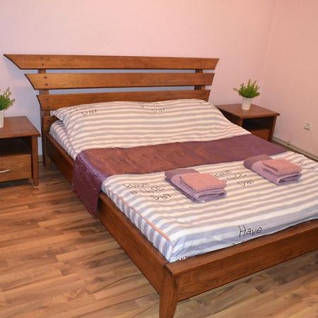 Appartement Квартира Двохкімнатна Фонтан à Kamianets-Podilsky Extérieur photo