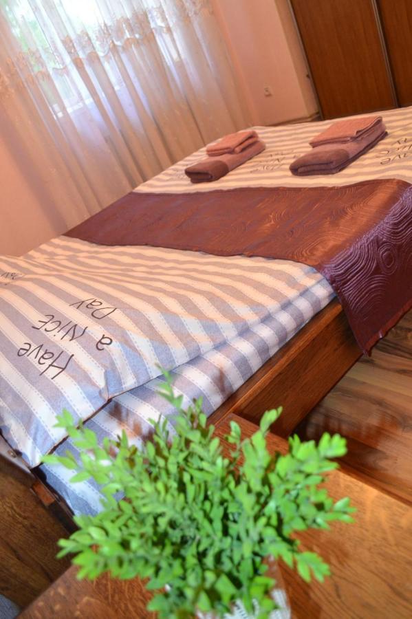 Appartement Квартира Двохкімнатна Фонтан à Kamianets-Podilsky Extérieur photo